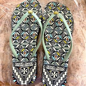 TORY BURCH flip flop sandals silver sage acoma size 10